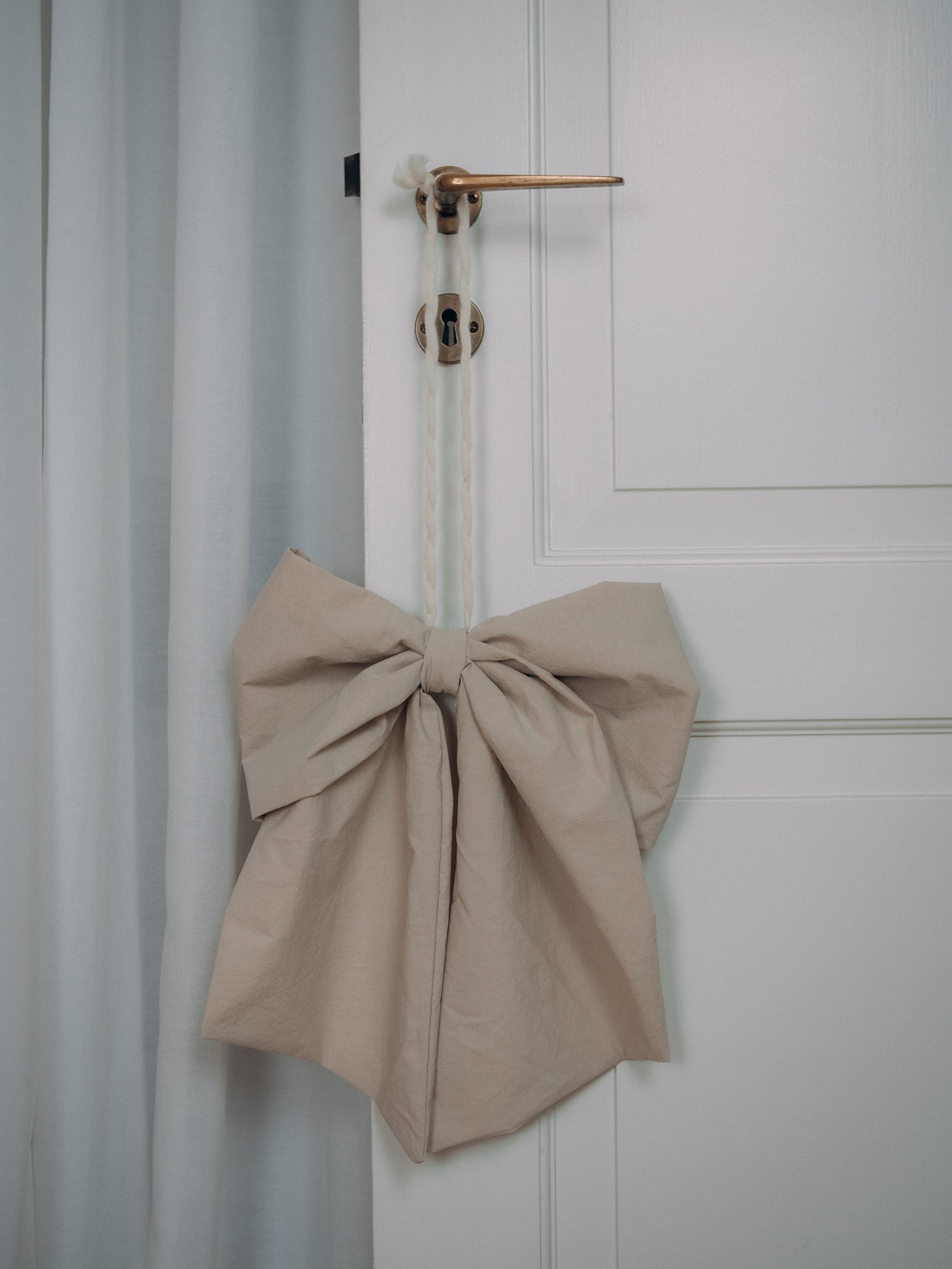 BOW BEIGE 2